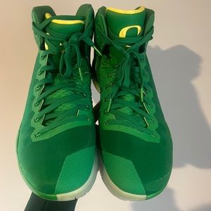 From Dillion Brooks Official Oregon Nikes (NEVER WORN)